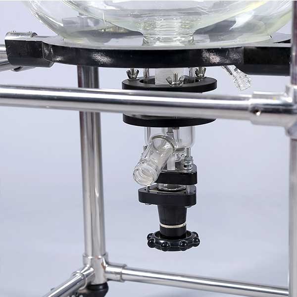 Lower discharge valve Lower discharge valve